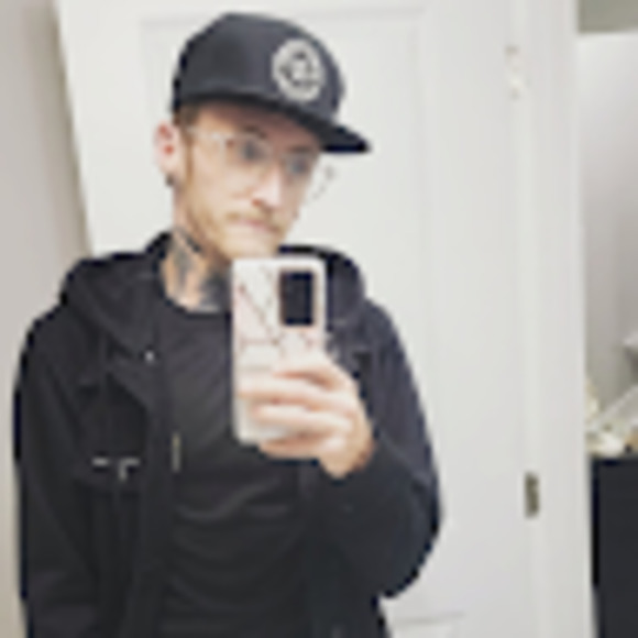 Meet your Posher, Kyle - Picture 1 of 1